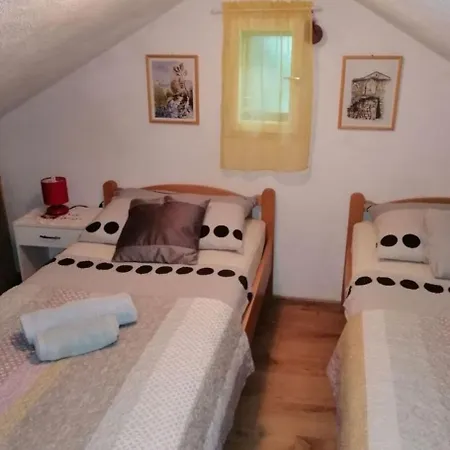 Tomy- Near Zlatni Rat Holiday home *