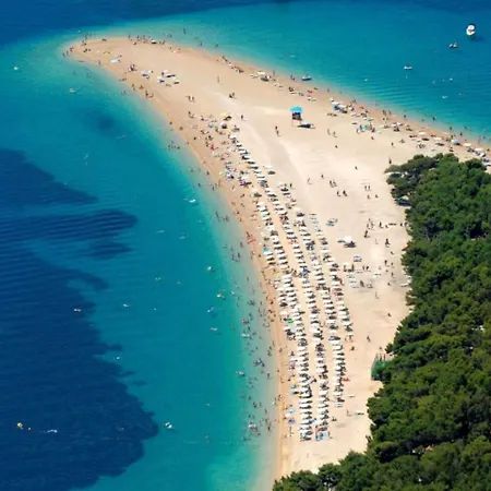 Tomy- Near Zlatni Rat Bol
